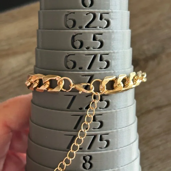 Stylish Gold Tone Cuban Link Bracelet - Picture 6 of 6
